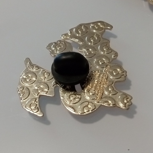 Pokemon Charizard & Flareon Pokemon Collectors Pins (X2 bundle) - Picture 6 of 13